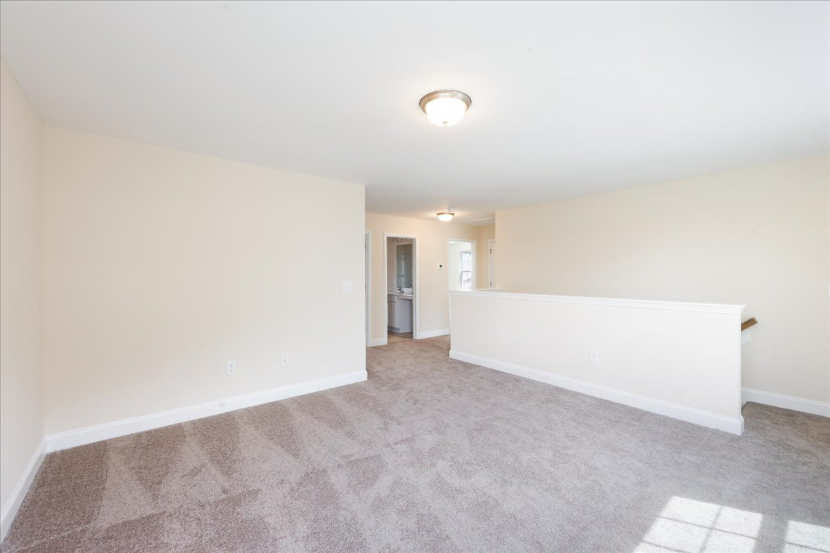 https://assets.windsorhomes.us/img/BCR_lot51_Bailey_B_1727_Springbank_Dr_loft.jpg
