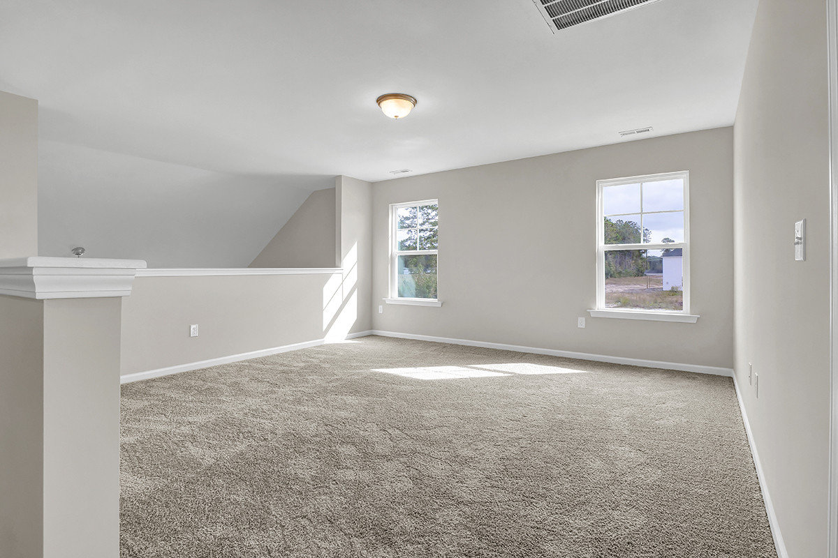 https://assets.windsorhomes.us/img/BMW_lot20_Richmond_C_836_Red_Sky_Drive_loft.JPG