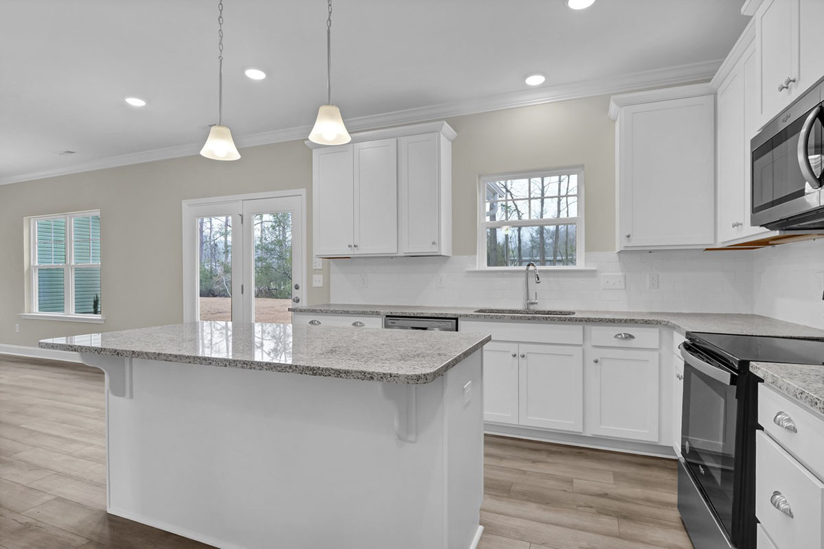https://assets.windsorhomes.us/img/BMW_lot7_Stoddard_2017_Twilight_Drive_kitchen_3.jpeg
