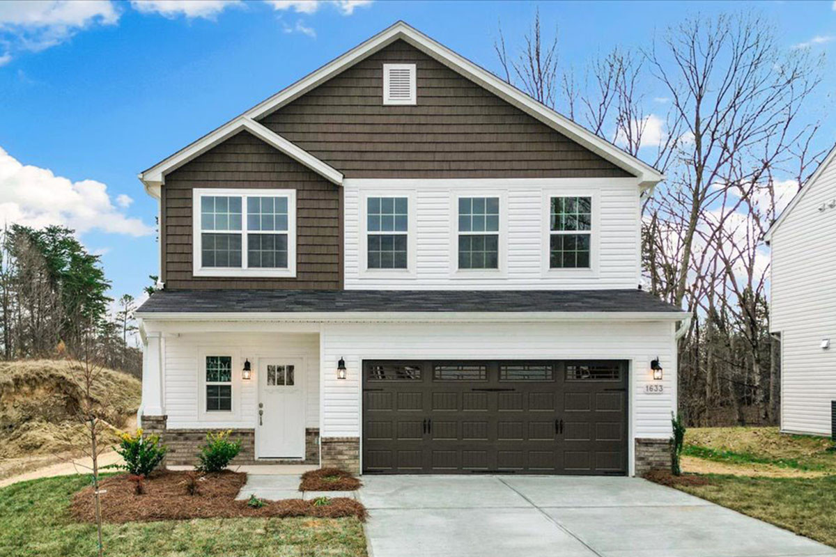 https://assets.windsorhomes.us/img/CCK_lot10_Columbia_elvA_1633_Appoloosa_Place_exterior_full_front_crop.jpg
