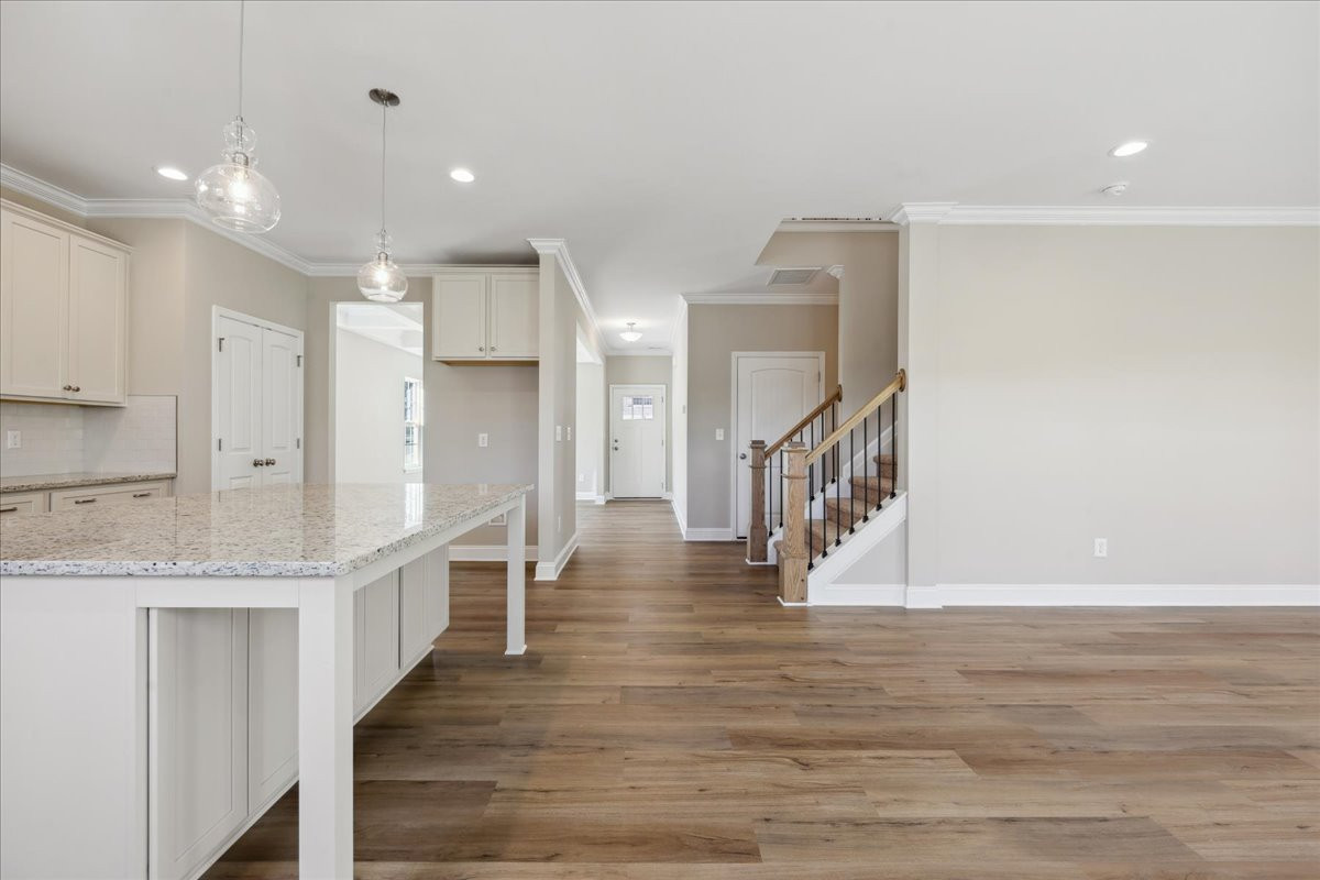 https://assets.windsorhomes.us/img/CCK_lot85_Cameron_B_4200_Canter_Creek_Lane_breakfast.jpg
