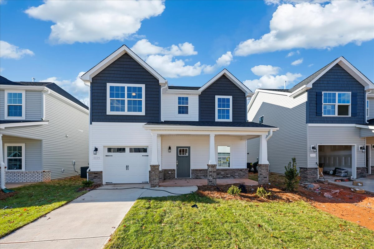 https://assets.windsorhomes.us/img/Greenville_A_AB_lot16_2224_Campbell_loop-13-13.jpg