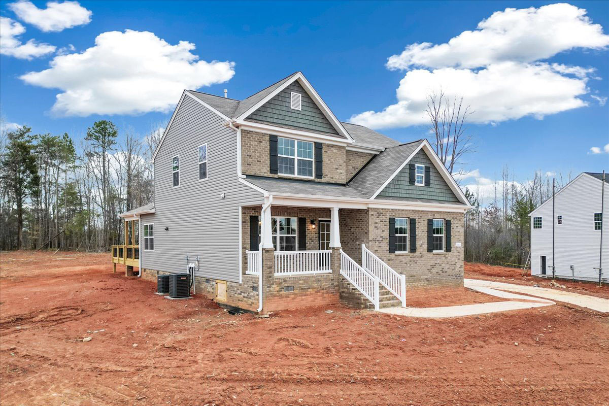 https://assets.windsorhomes.us/img/KL_Lot92_Bailey_elvA_1410_Reading_Ct_exterior_side.jpg