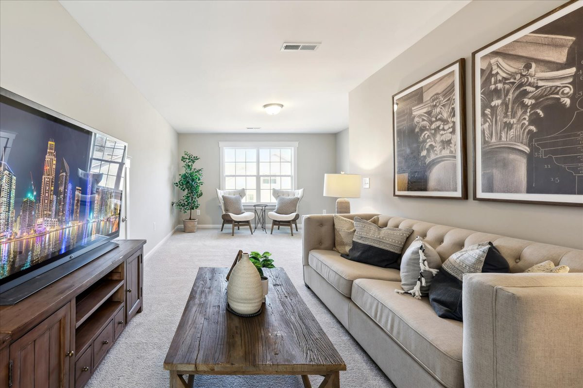https://assets.windsorhomes.us/img/MG_Lot102_Pinehurst_C_1036_Fairhaven_Dr_bonus_3.jpg