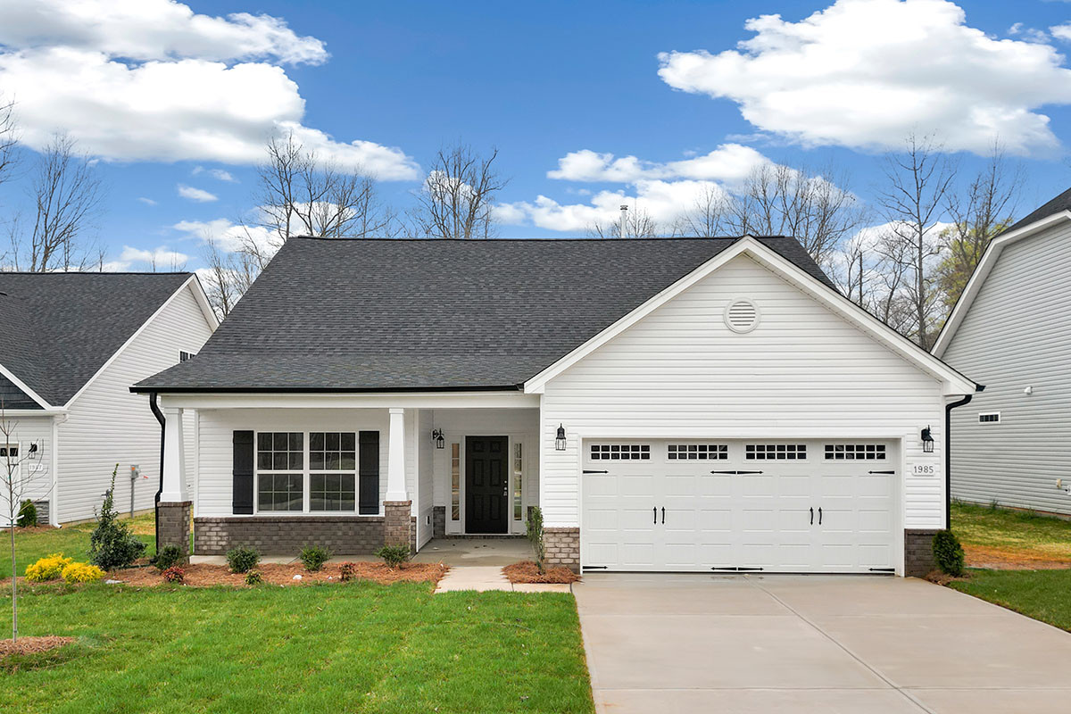 https://assets.windsorhomes.us/img/MVG_lot13_Somerset_elvC_1985_Meadowvie_Dr_exterior_full_front_crop.jpg