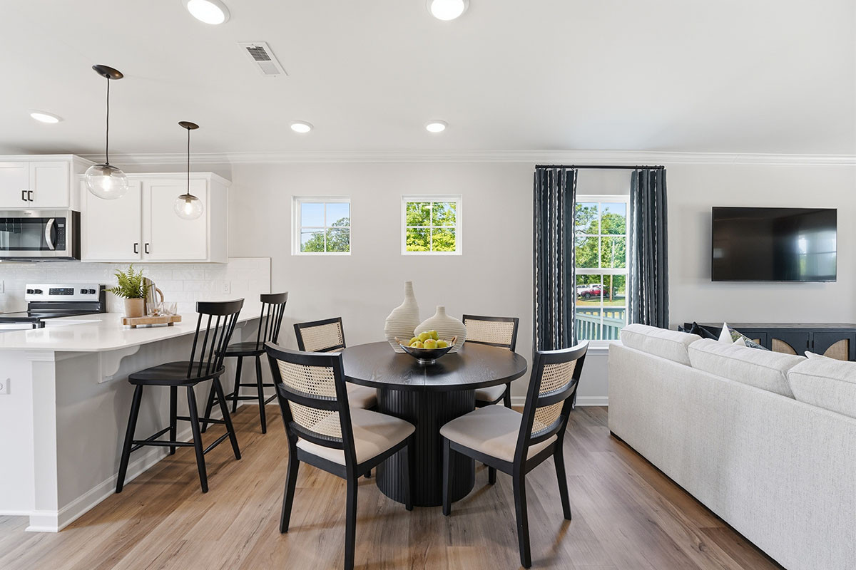 https://assets.windsorhomes.us/img/P_GSO_AMT_Indiana_INT_FIN_3.jpg