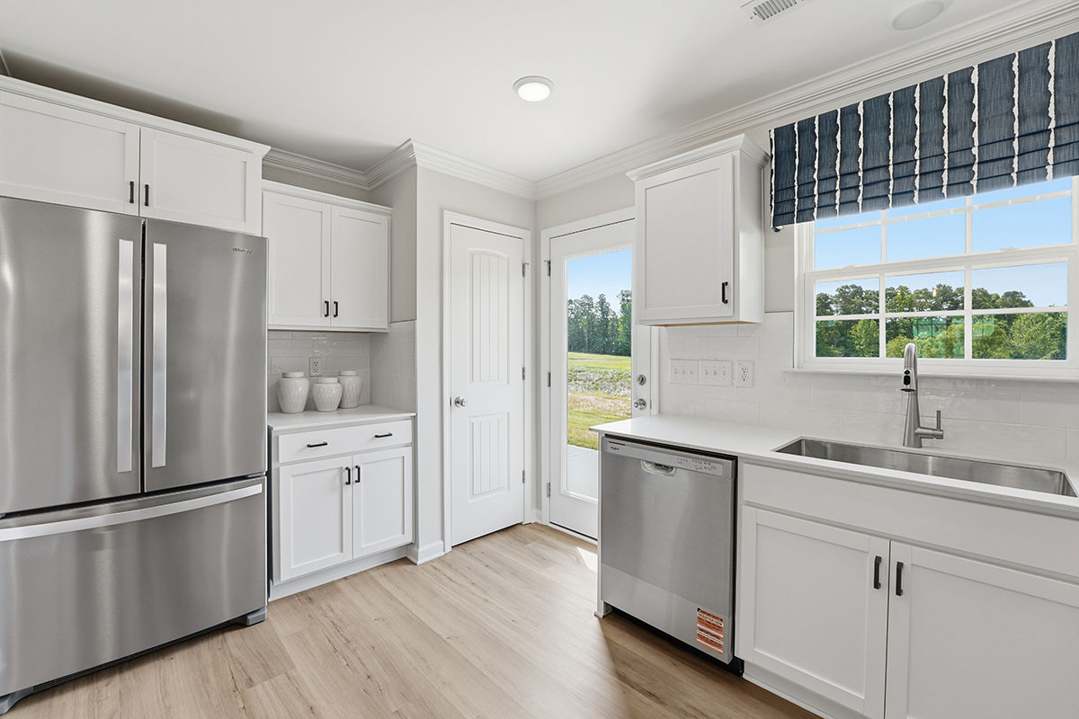 https://assets.windsorhomes.us/img/P_GSO_AMT_Indiana_INT_KIT_5.jpg