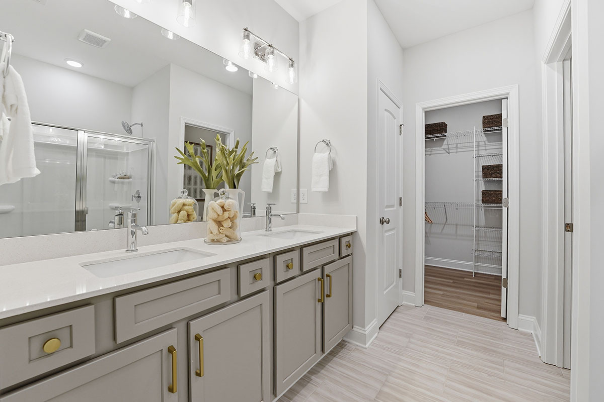 https://assets.windsorhomes.us/img/P_GSO_ODF_Columbus_INT_PBTH_2.jpg