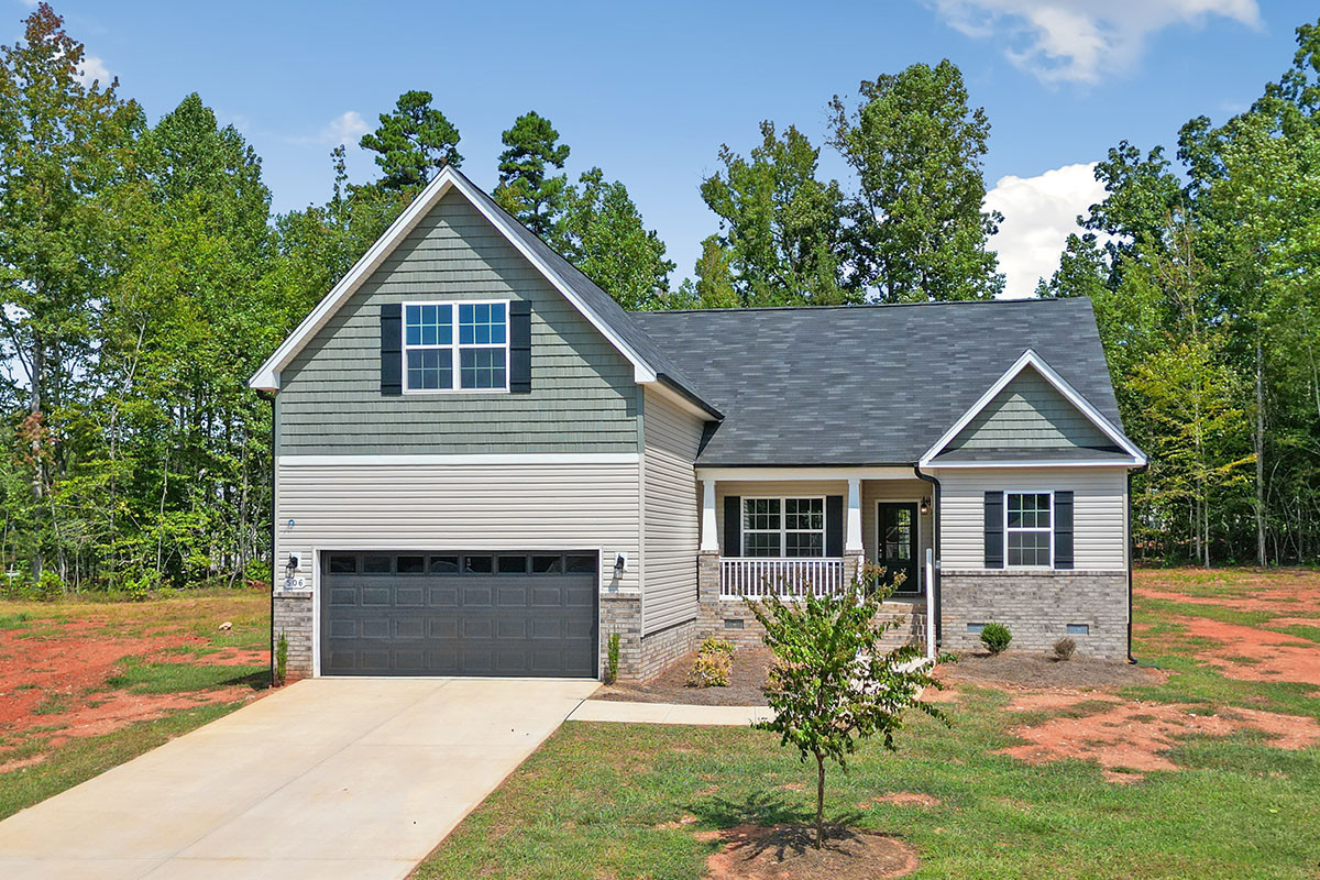 https://assets.windsorhomes.us/img/RFM_lot36_Midland_elvD_506_Stonewell_Ct_exterior_full_front.jpg