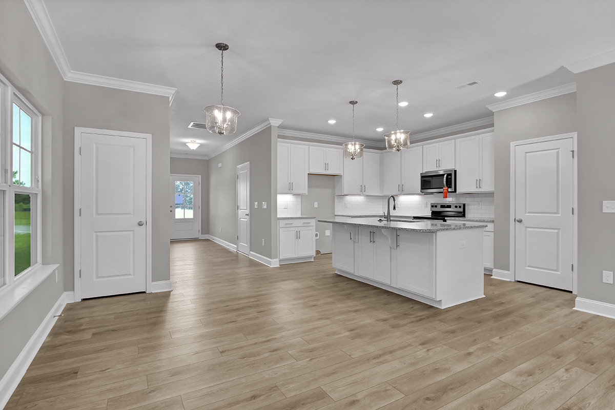 https://assets.windsorhomes.us/img/RR_lot61_Columbia_elvA_349_Eden_Drive_SW_kitchen.JPG