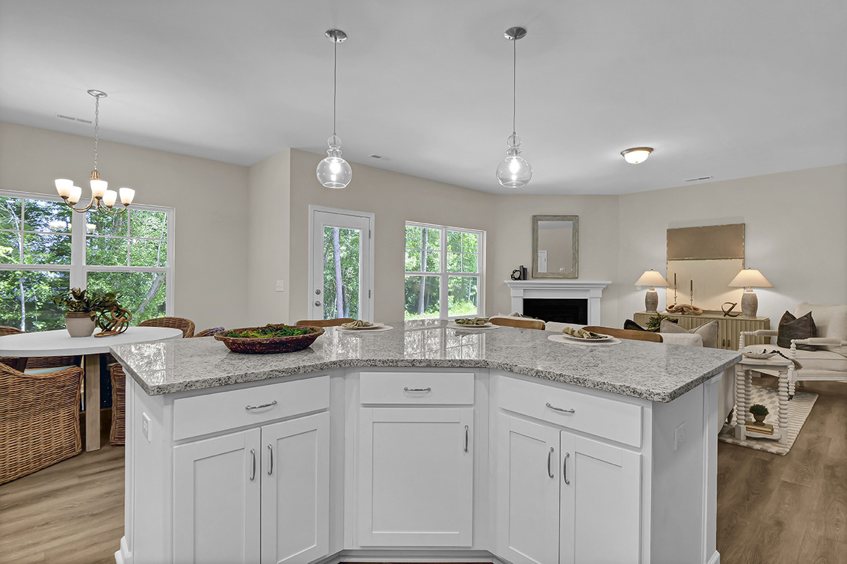 https://assets.windsorhomes.us/img/RR_lot78_Southport_elvB_888_Billys_Dream_Circle_SW_kitchen_2.JPG