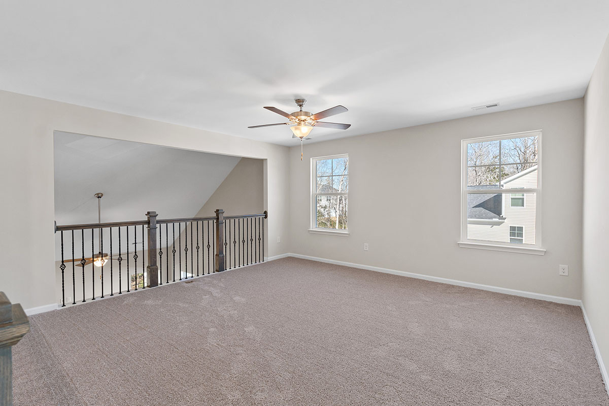 https://assets.windsorhomes.us/img/Richmond_C_RR_lot84_948_Billys_Dream_Circle_SW_loft.jpg