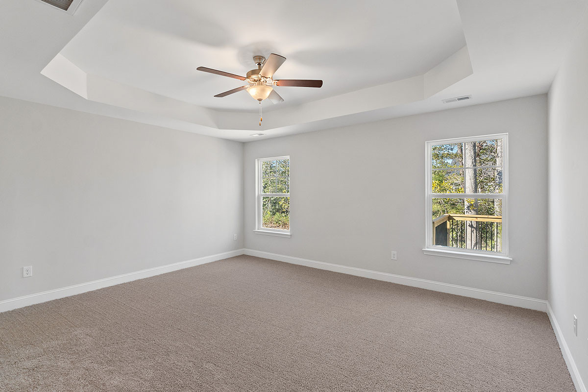 https://assets.windsorhomes.us/img/Richmond_C_RR_lot84_948_Billys_Dream_Circle_SW_primary_suite.jpg