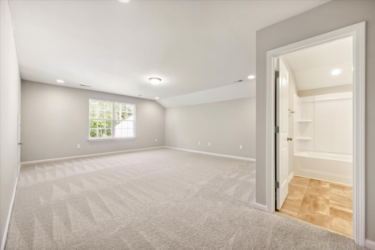 https://assets.windsorhomes.us/img/SWS_lot16_Somerset_elvG_5394_Salem_Woods_Dr_bonus.jpg