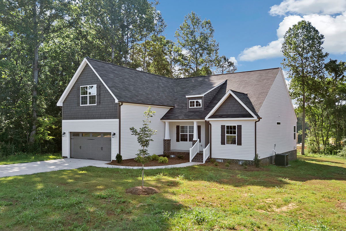 https://assets.windsorhomes.us/img/SWS_lot20_Midland_elvD_5344_Salem_Woods_Dr_exterior_side.jpg