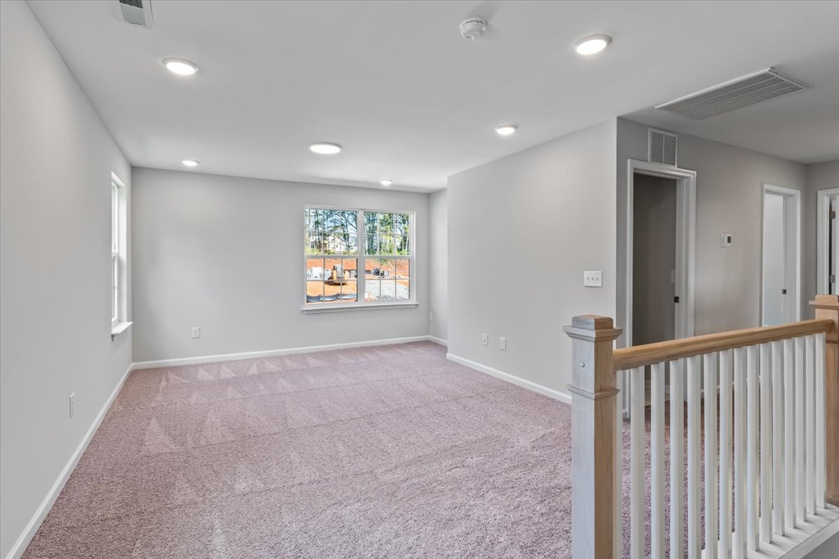 https://assets.windsorhomes.us/img/SWS_lot76_Cameron_elvB_5504_Jaeger_Drive_loft.jpg