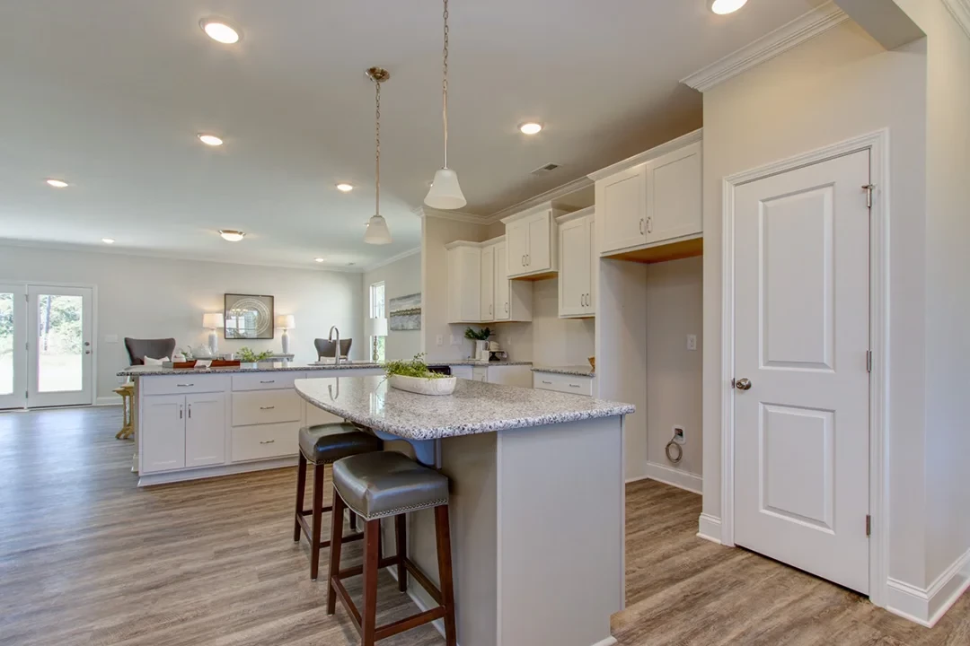https://assets.windsorhomes.us/img/Seagrove_E_GRY2_lot2_9064_Gardens_Grove_Kitchen.webp