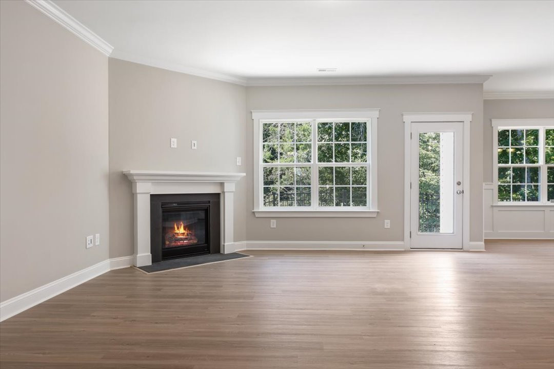 https://assets.windsorhomes.us/img/Southport_B_VR_lot40_1734_Langlais_Drive_Great_Room_2.jpg