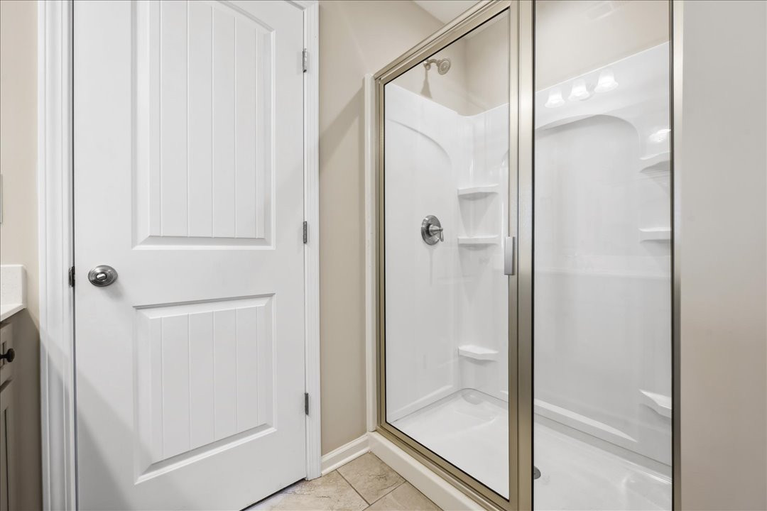 https://assets.windsorhomes.us/img/Stoddard_2_E_VR_lot59_1735_Langlais_drive_Primary_Bath_View2.jpg