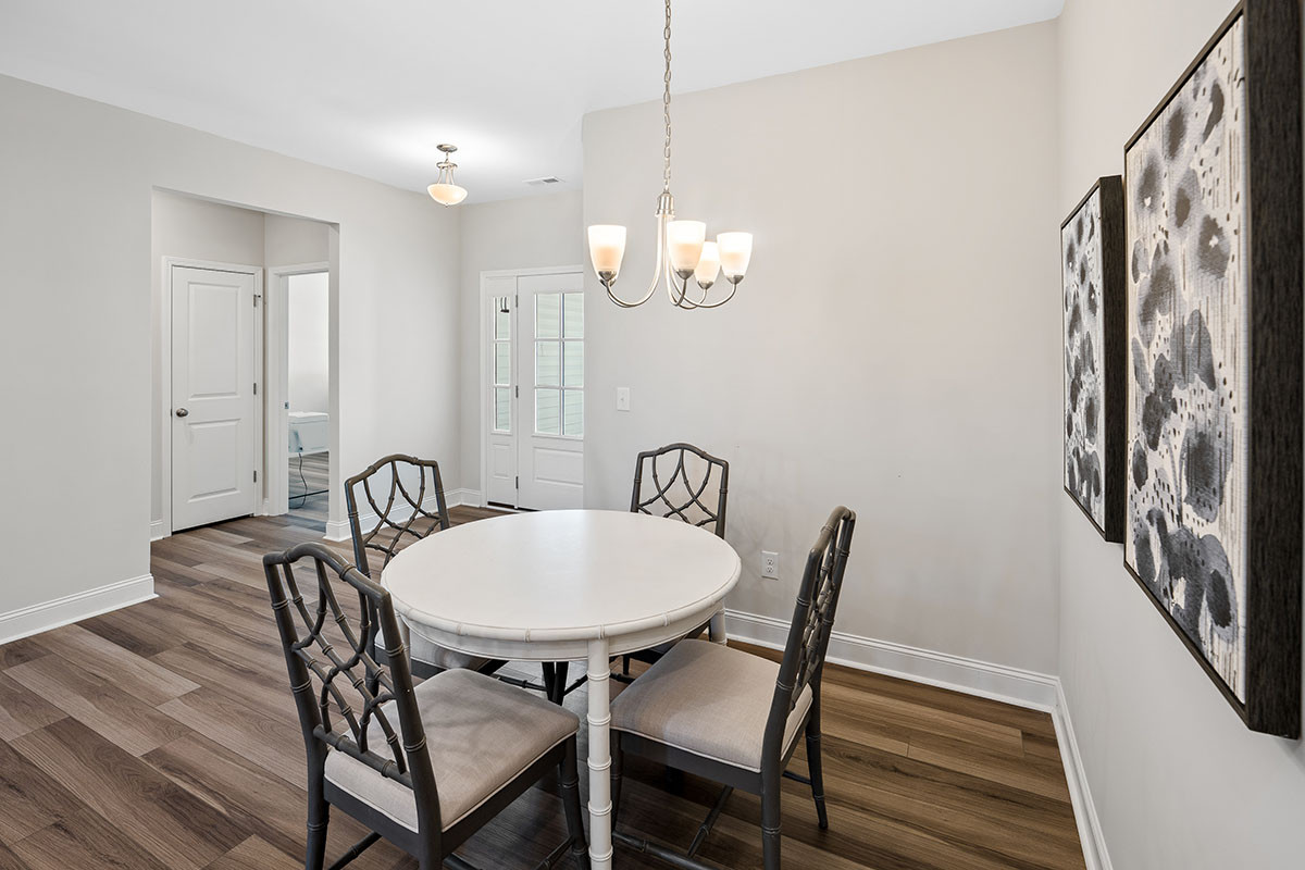 https://assets.windsorhomes.us/img/TT_lot19_Somerset_elvE_1018_Terraces_Ln_Dining.jpg