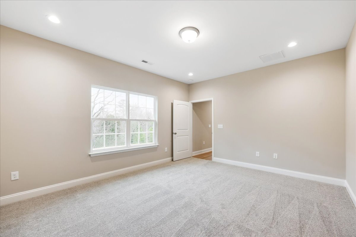 https://assets.windsorhomes.us/img/VR_lot1_Somerset_elvD_1786_Parham_Dr_primary_suite_2.jpg