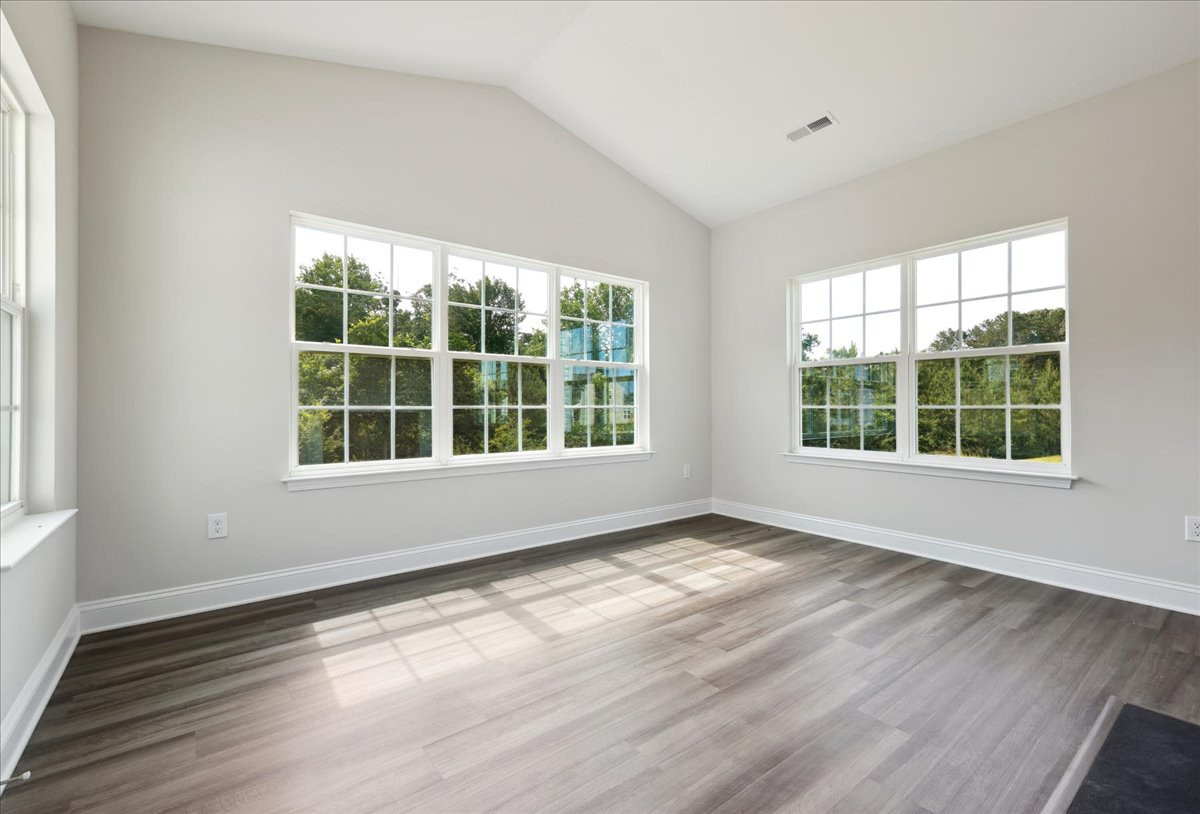 https://assets.windsorhomes.us/img/VR_lot3_Somerset_elvG_1794_Parham_Drive_sunroom_2.jpg