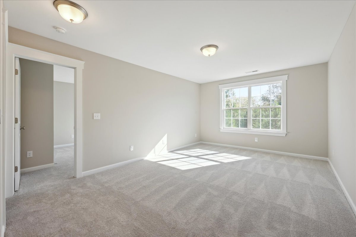 https://assets.windsorhomes.us/img/VR_lot5_Cotswold_E_1802_Parham_Drive_loft.jpg