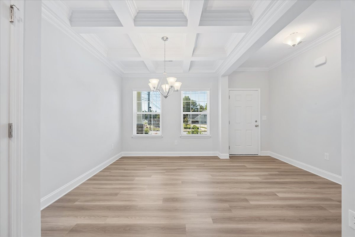 https://assets.windsorhomes.us/img/WP_lot1_Richmond_elvC_3301_Alyssa_Way_dining.jpg