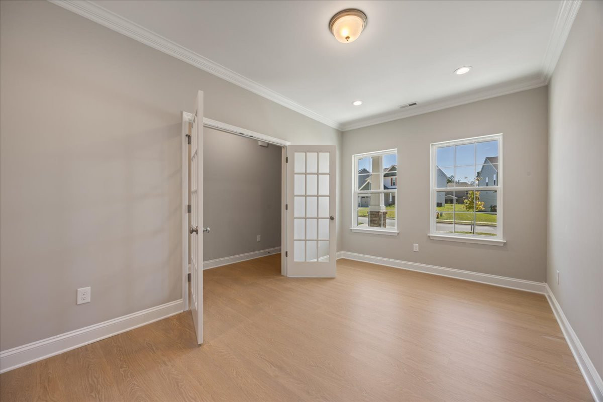 https://assets.windsorhomes.us/img/WP_lot33_Cameron_elvC_3199_Riley_Ford_Tr_dining_Study.jpg