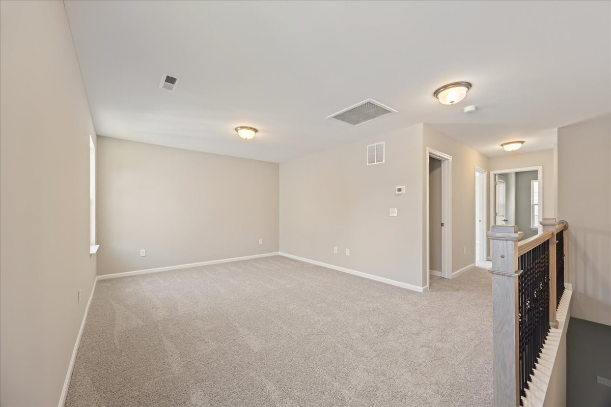 https://assets.windsorhomes.us/img/WP_lot33_Cameron_elvC_3199_Riley_Ford_Tr_loft_3.jpg
