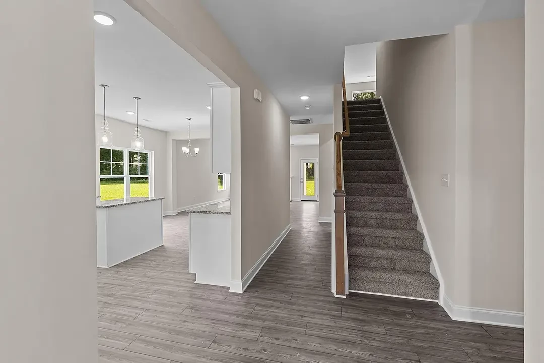 https://assets.windsorhomes.us/img/cotswold_3_d_RC43_102_red_maple_lane_stairs.webp